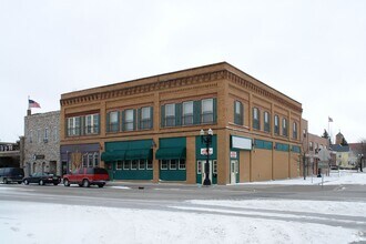 Building Photo - 304 Demers Ave
