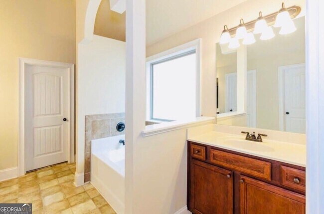 Building Photo - 75 Village Park Dr