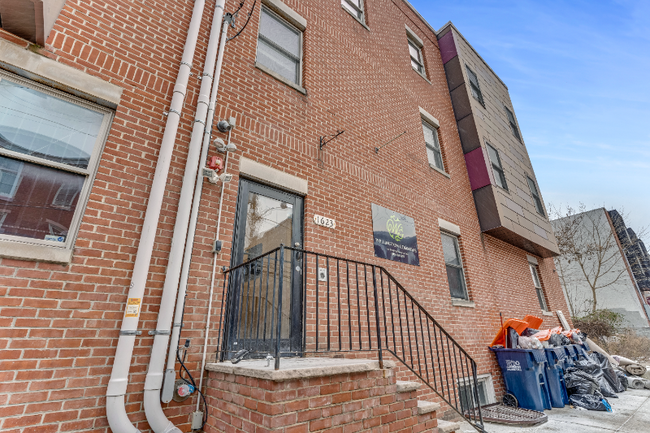 Building Photo - 1623 Willington St