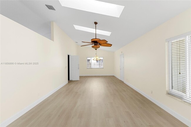 Building Photo - 15800 Surrey Cir