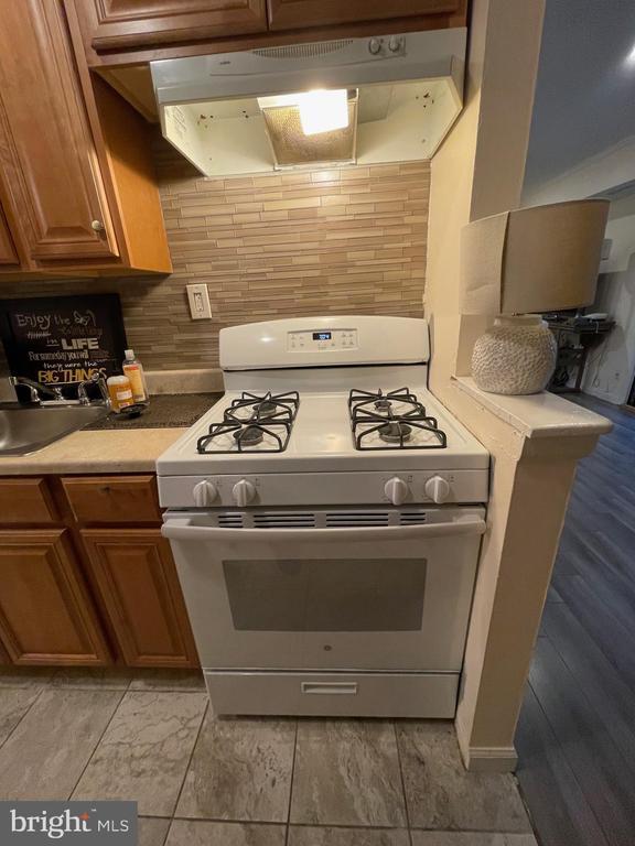 Building Photo - 6 Longstream Ct