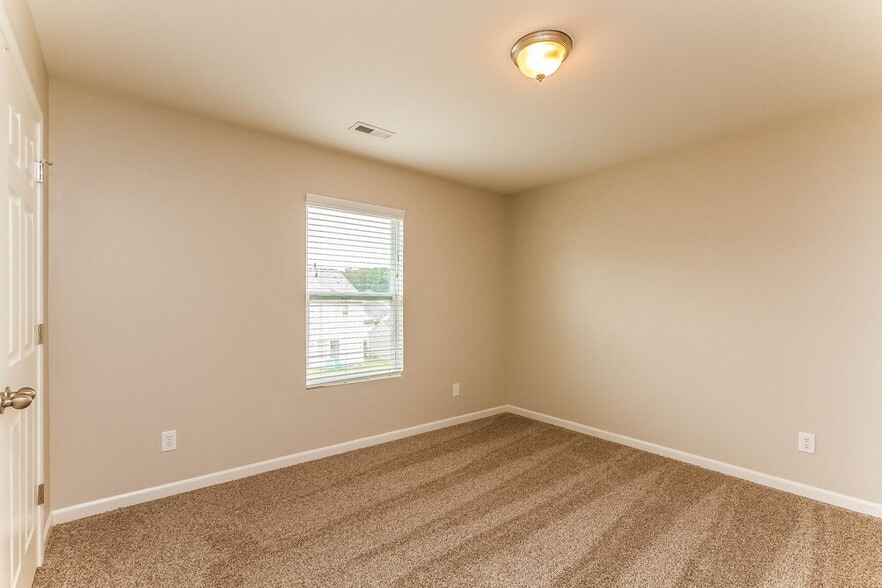 Building Photo - 1120 Black Diamond Dr