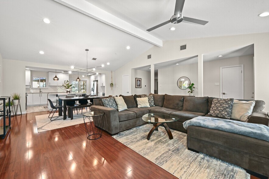 Building Photo - 7806 Lowdes Dr