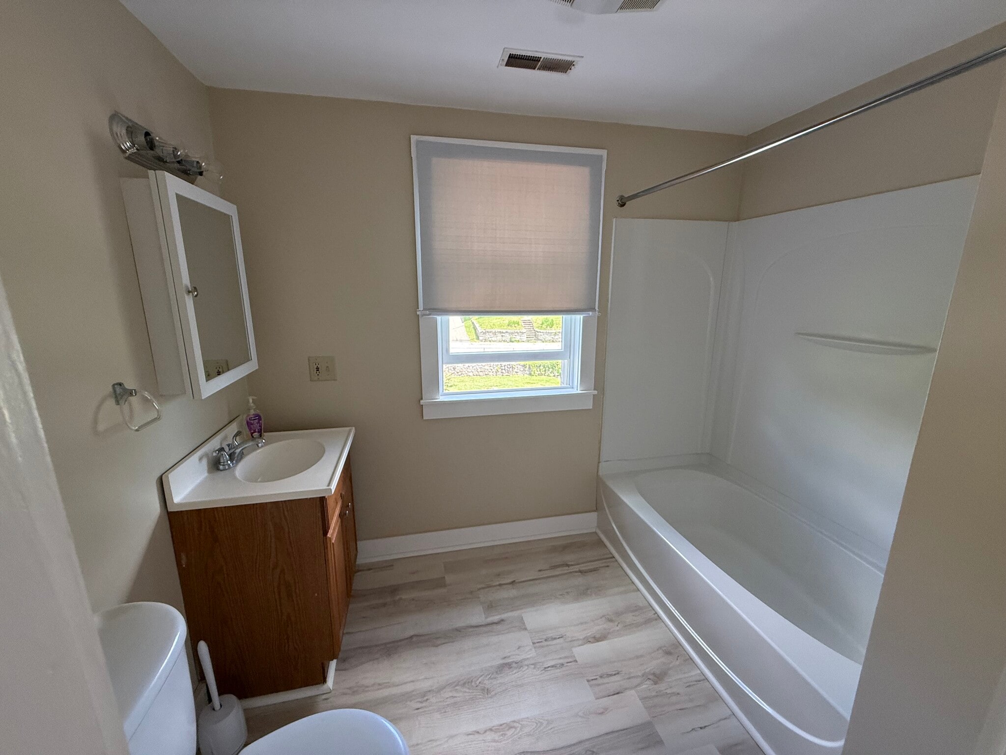 Bathroom - 11 Summer St