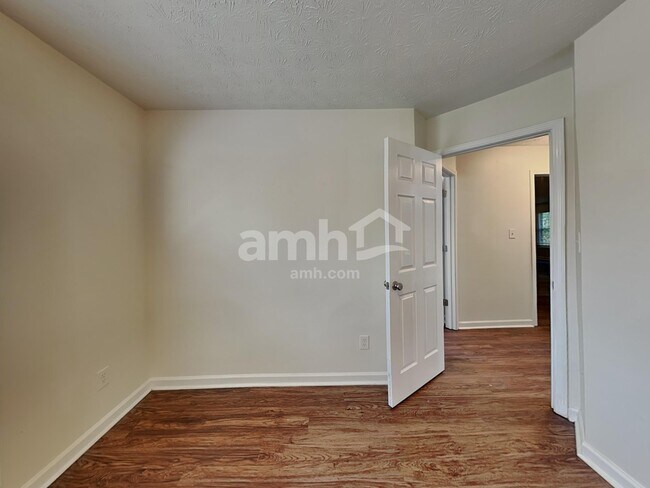 Building Photo - 162 Brook Lea Cove