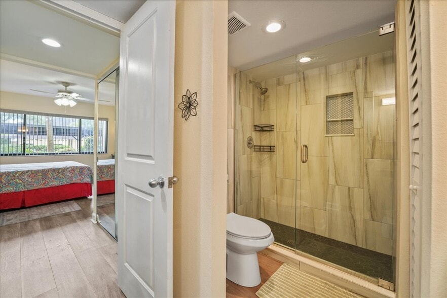 Building Photo - 5673 Ashton Lake Dr