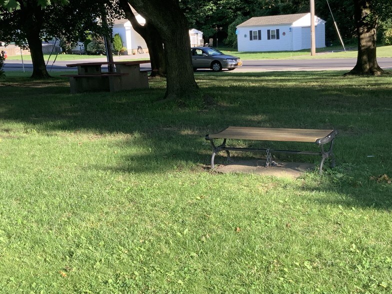 Building Photo - 4444 Main St