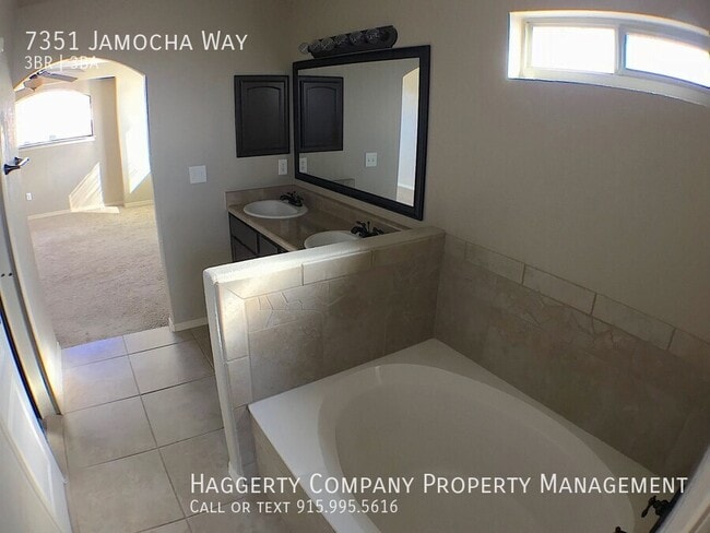Building Photo - 7351 Jamocha way