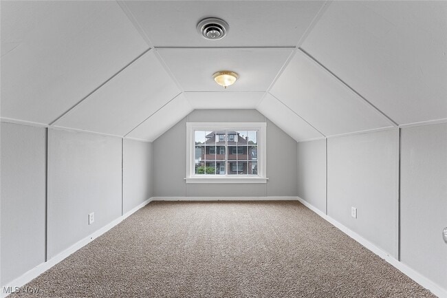 Building Photo - 4930 E 109th St