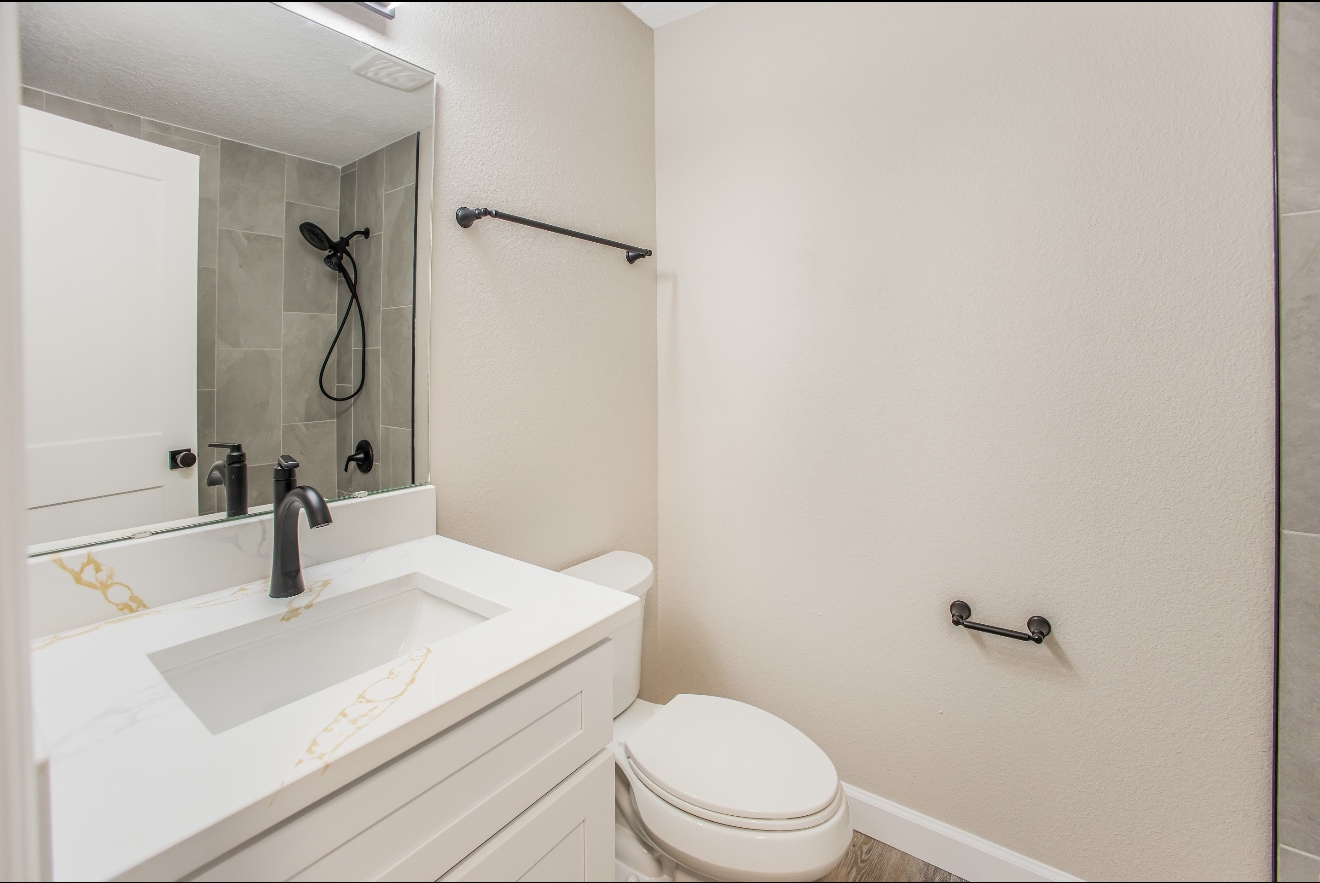 Building Photo - 2636 Mockingbird Vlg