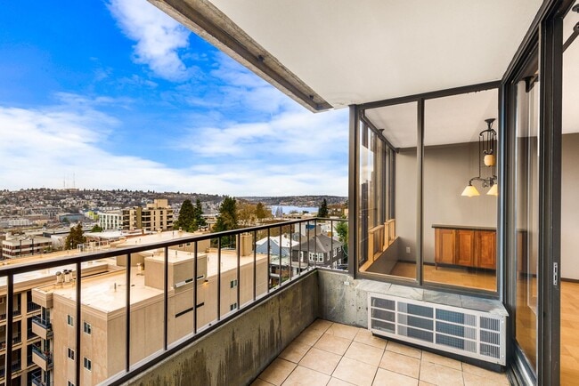 Building Photo - 601 Belmont Ave E