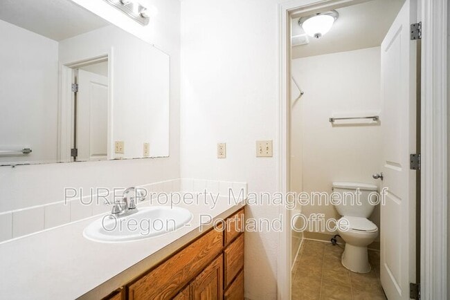 Building Photo - 8590 SE 72nd Ave