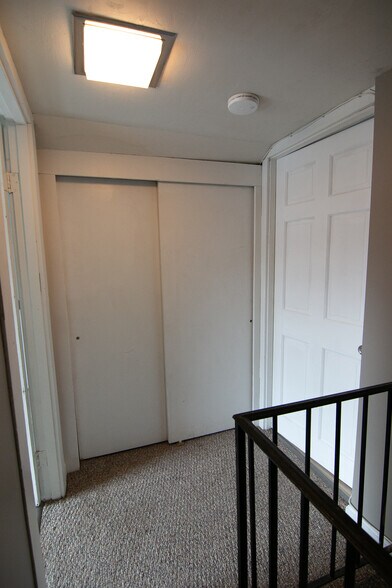 Building Photo - 118 Vine St