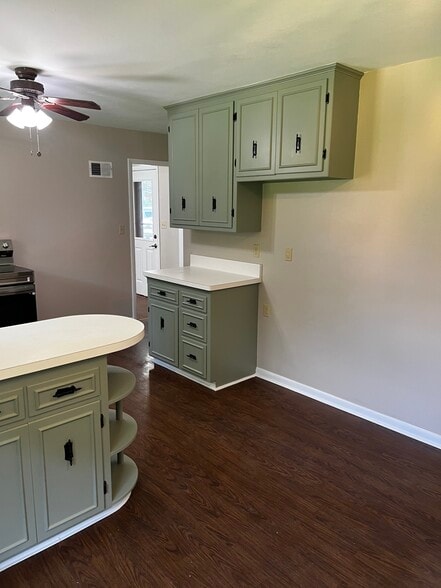 Building Photo - 211 Luisita Rd