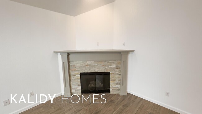 Building Photo - 9317 Apple Dr