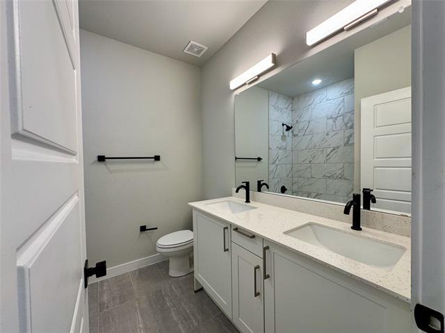 Building Photo - 3842 Clovis St