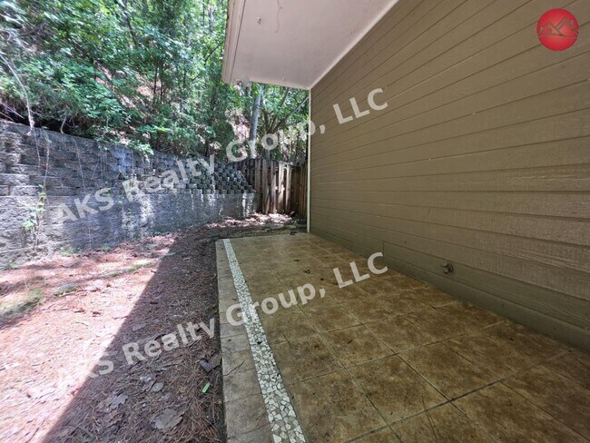 Building Photo - 5004 Melrose Way