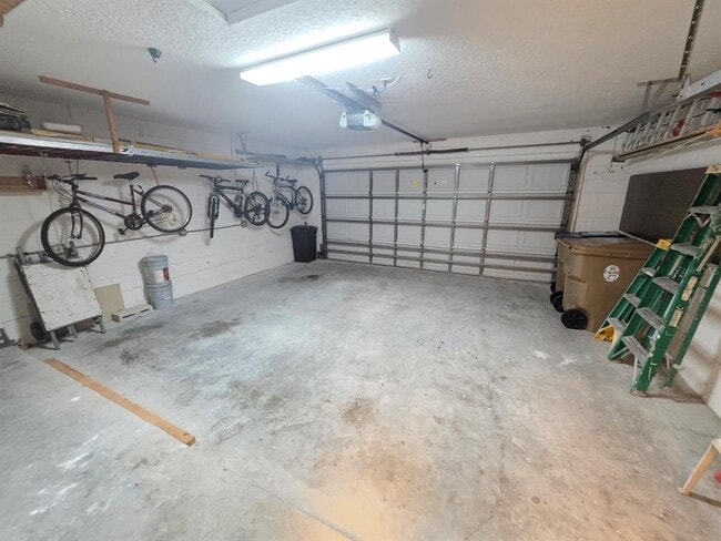 Building Photo - 2711 Star Grass Cir