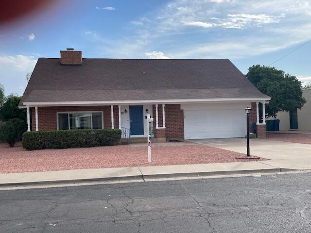 Building Photo - 1461 E 3rd St