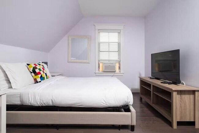 Building Photo - 7 Summit Ave