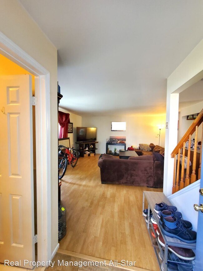 Building Photo - 3 br, 2.5 bath House - 13 Dallenbach Lane