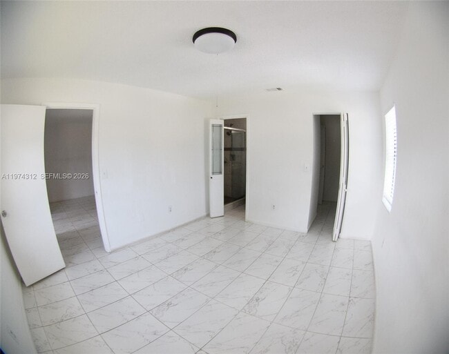 Building Photo - 20825 NE 8th Ct