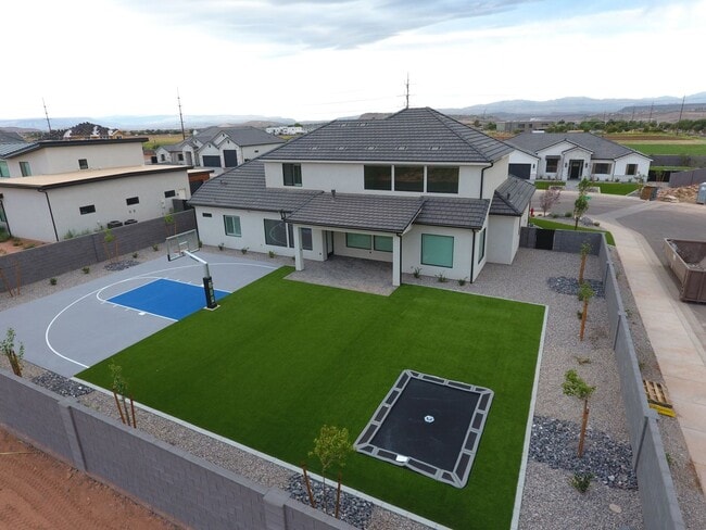 Building Photo - 5 Bedroom Home In Washington Fields
