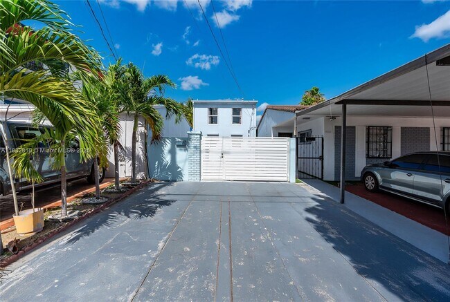 Primary Photo - 7000 W 15th Ct