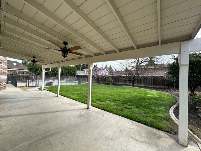 Building Photo - 1780 Paddock Ln