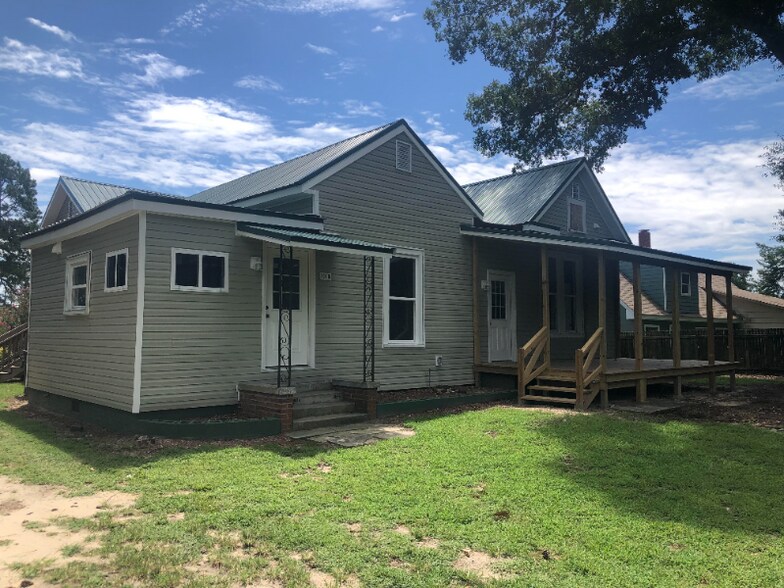 Primary Photo - 106 Corbett St