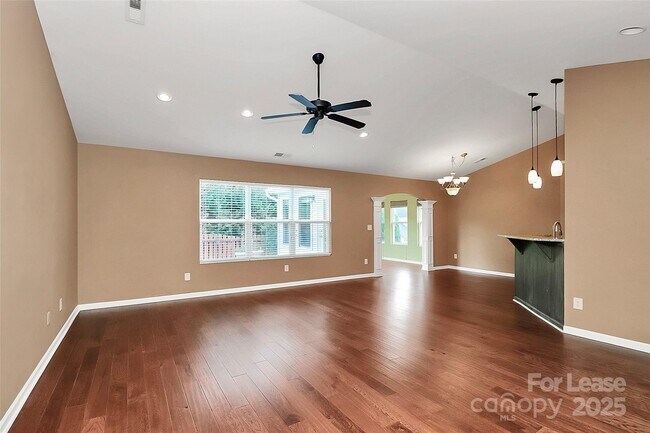 Building Photo - 7000 Dacian Ln