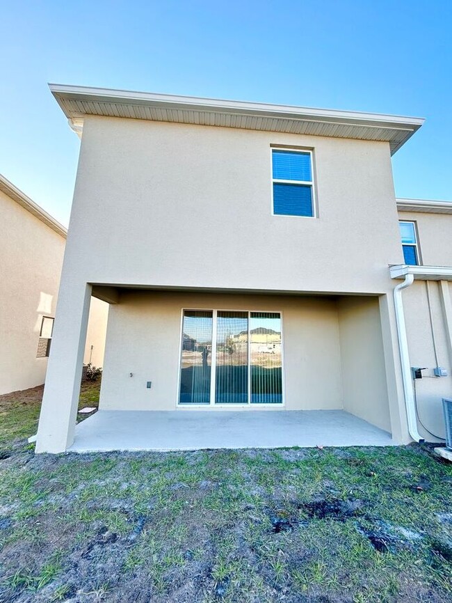 Building Photo - Brand New 3/2.5 Modern Townhome with a Lof...