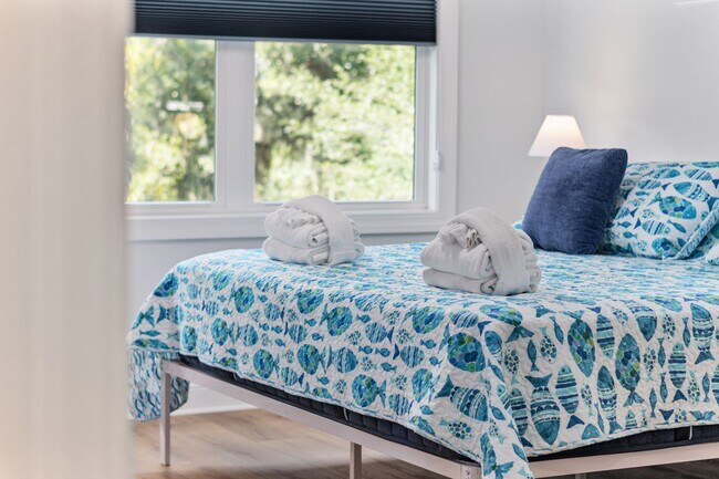 Building Photo - All Inclusive Seasonal Rental in the Beaut...