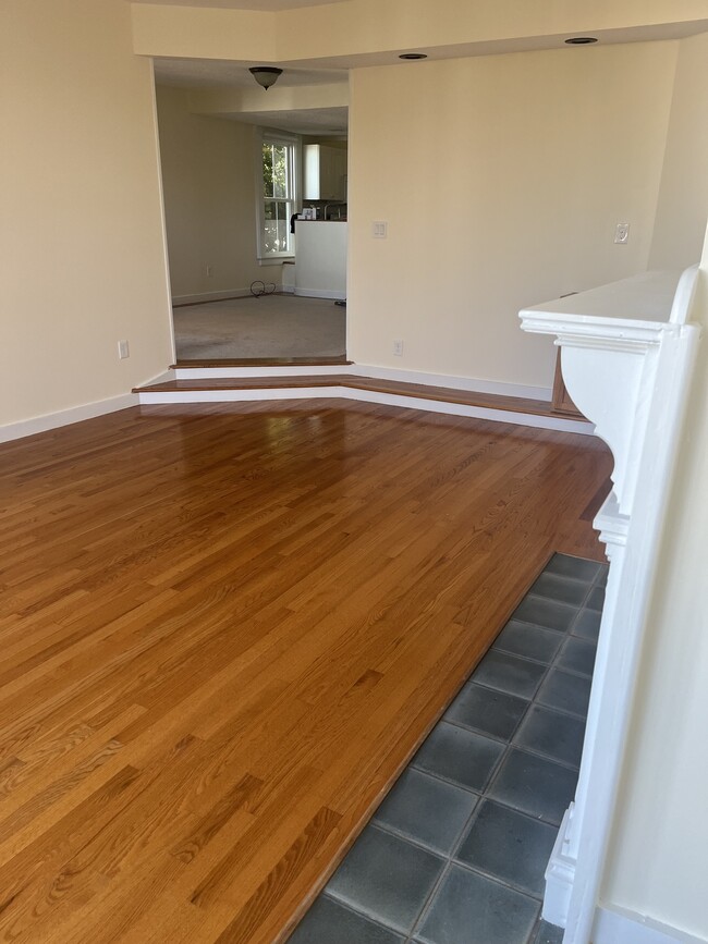 Building Photo - 896 Quinnipiac Ave