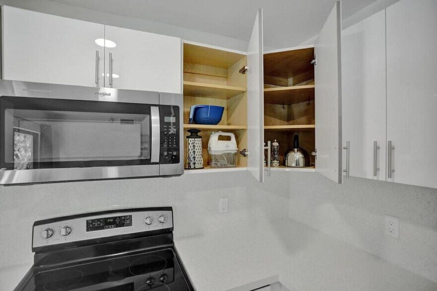 Building Photo - 3530 Chatelaine Blvd