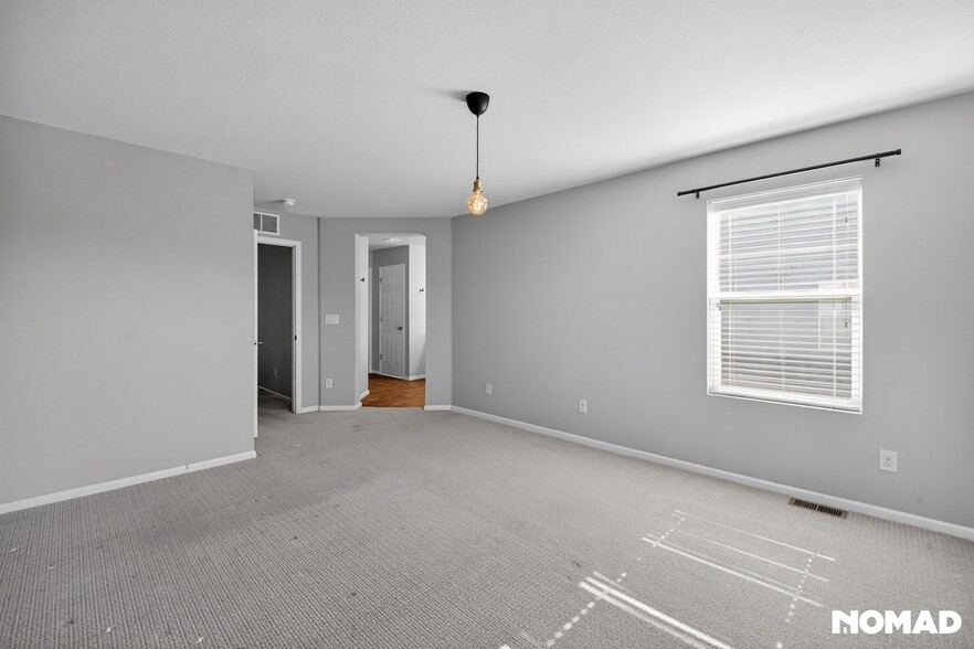Building Photo - 16041 E Elk Dr