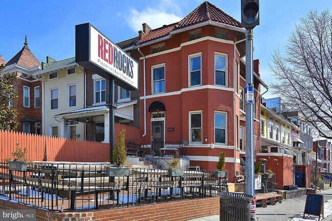 Building Photo - 1814 Park Rd NW