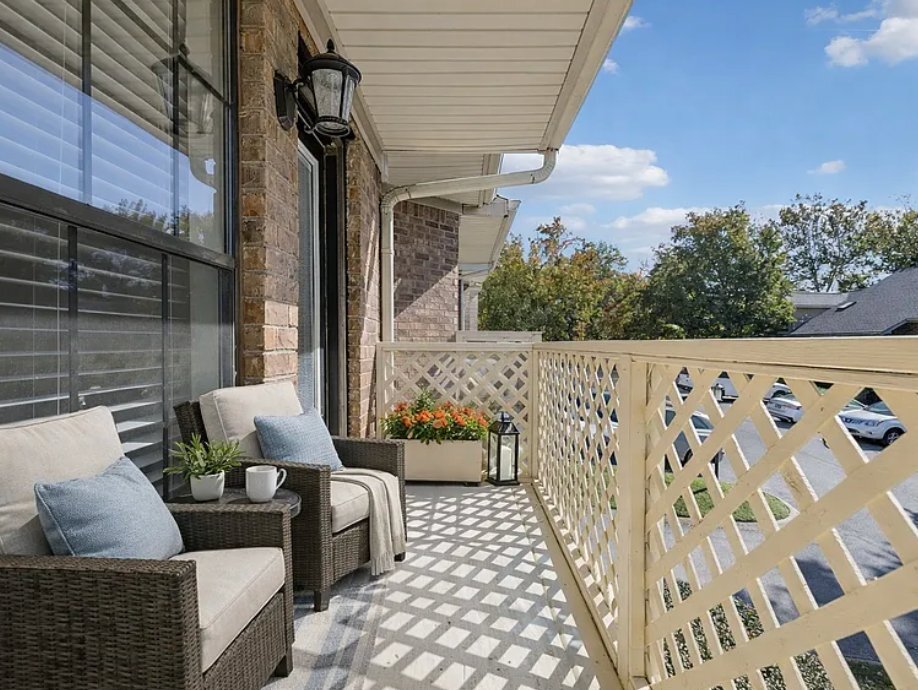 Building Photo - 231 Glenstone Cir