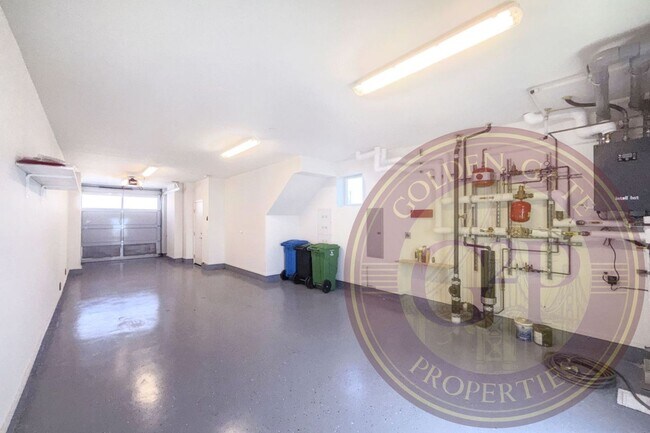 Building Photo - SF Shipyard - 3 BR, 2.5 BA Townhouse 1,634 Sq. Ft. - 3D Virtual Tour, 2-Car Garage