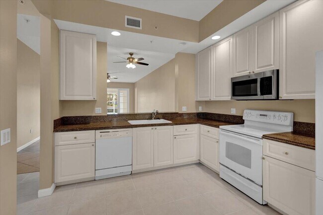 Building Photo - 5 Harbour Isle Dr E