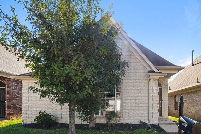 Building Photo - 6843 Mikayla Ln