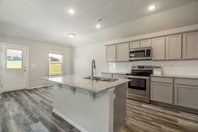 Building Photo - 529 Woodcreek Lp
