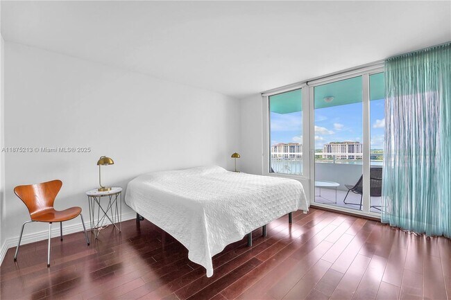 Building Photo - 400 South Pointe Dr