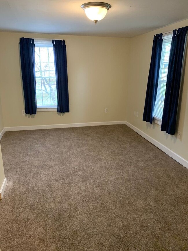 Building Photo - 2084 Broad St