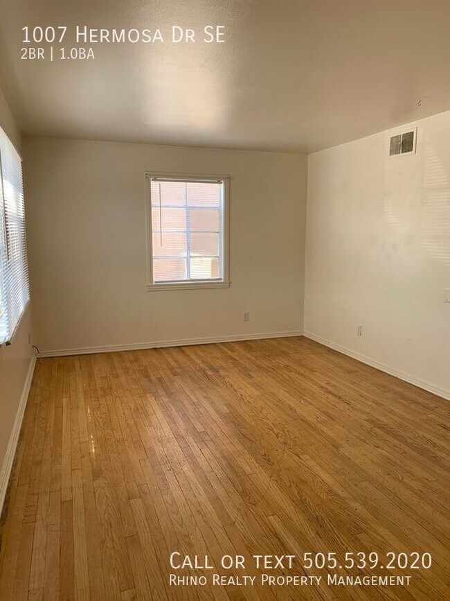 Building Photo - 1007 Hermosa Dr SE