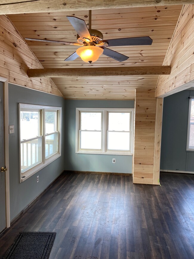 Living area - 11331 Patterson Lake Dr