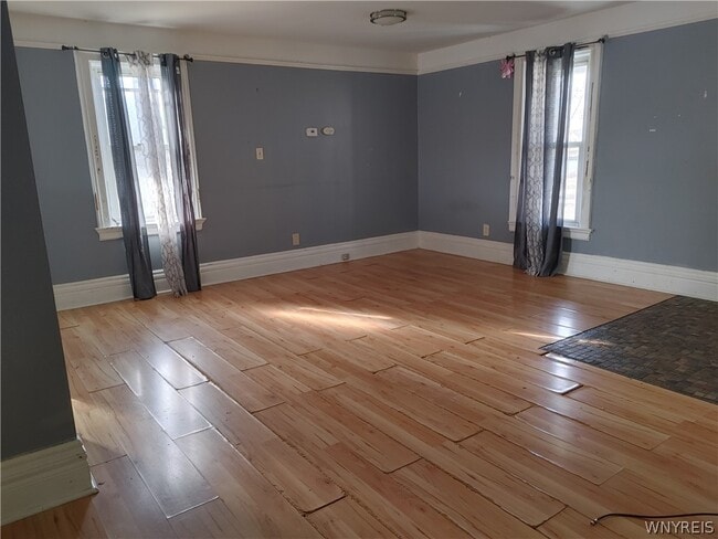 Building Photo - 770 Lake Rd