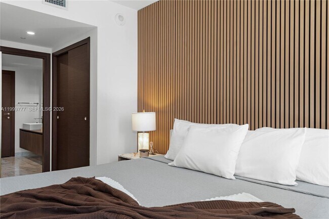 Building Photo - 1000 Brickell Plaza