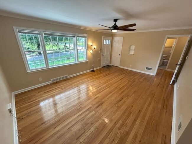 Building Photo - Coming Soon!!! Morton Meadows- 3 Bedroom, 2 Bathroom.