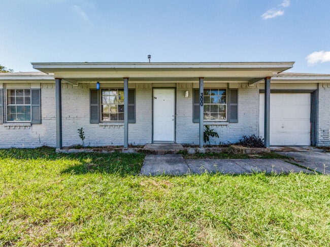 Building Photo - 300 Duncan Way